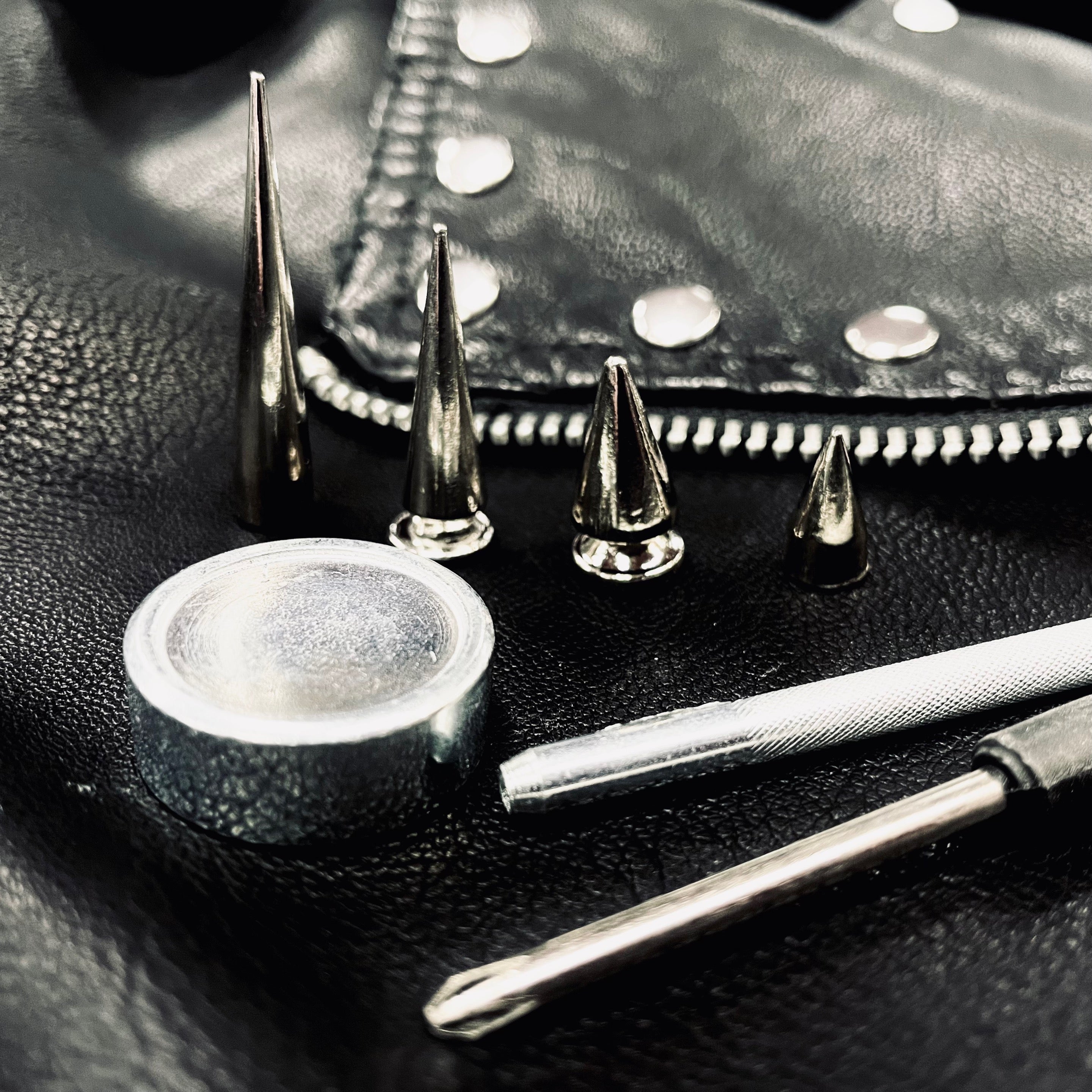 DIY Spikes Screw Stud Kit