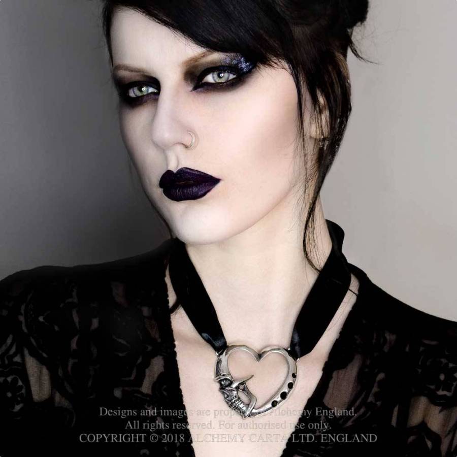 Etendu Mort Da Coeur Choker