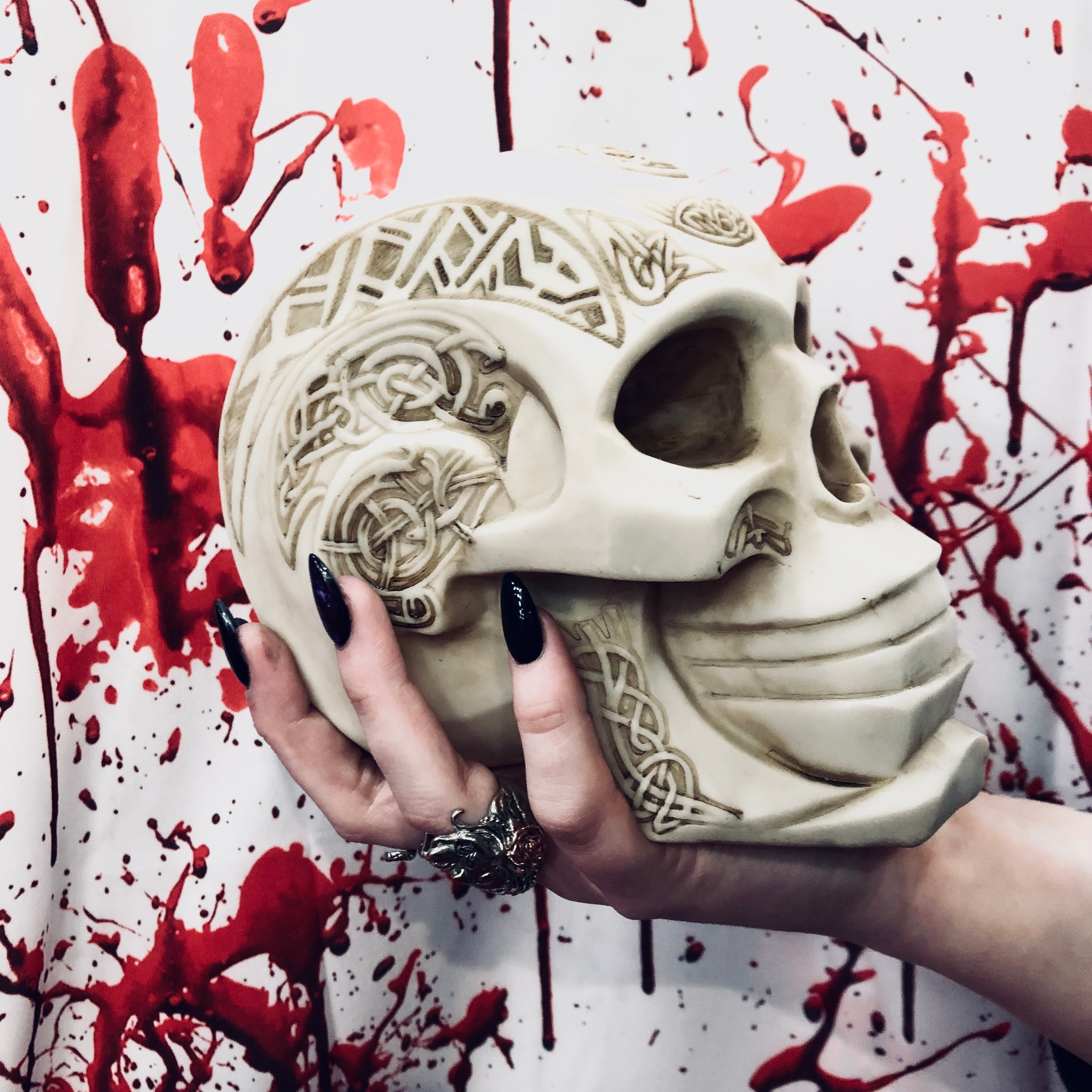 Skull Obsessional Ornament