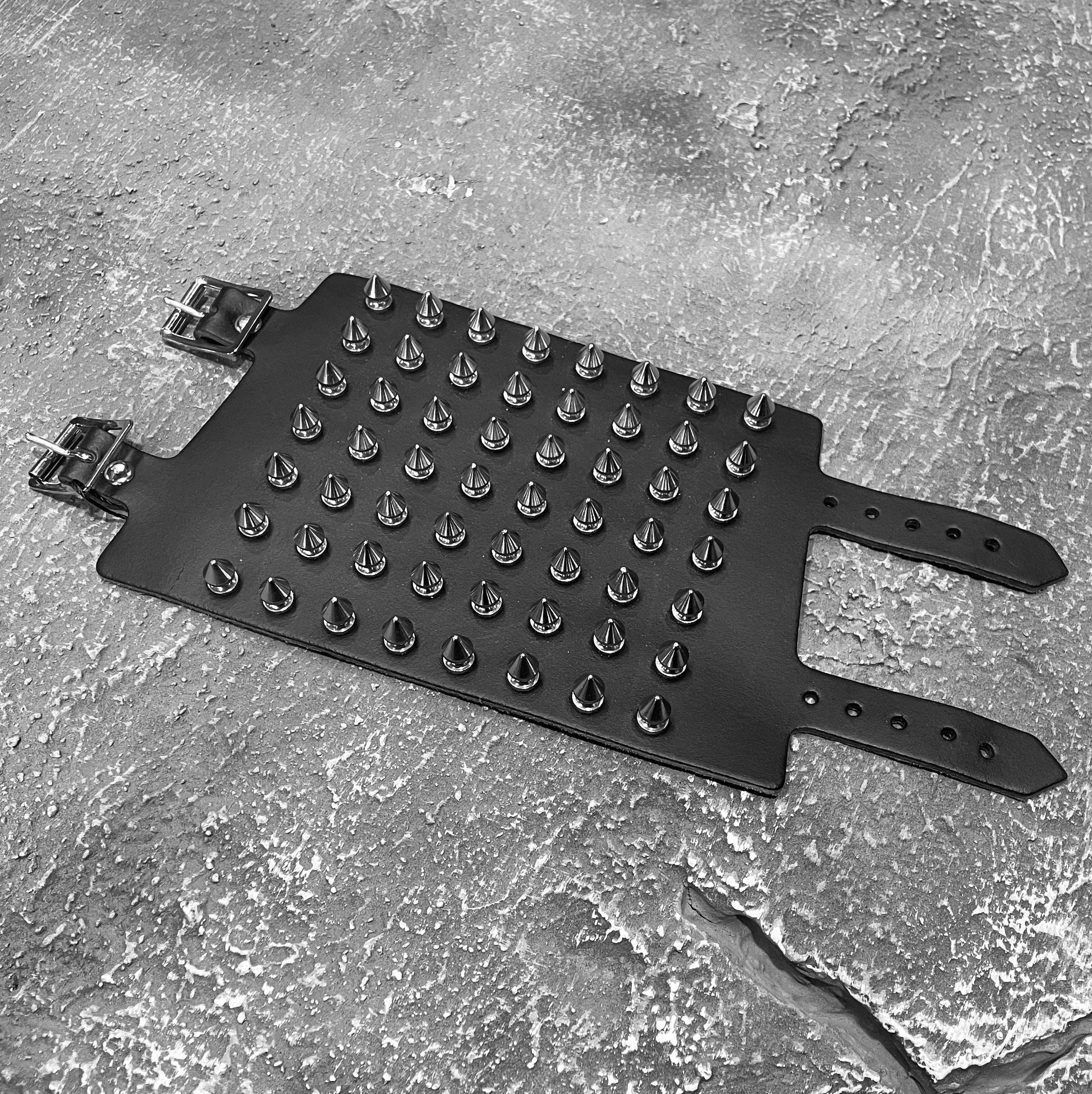 Sentinel Spike Gauntlet