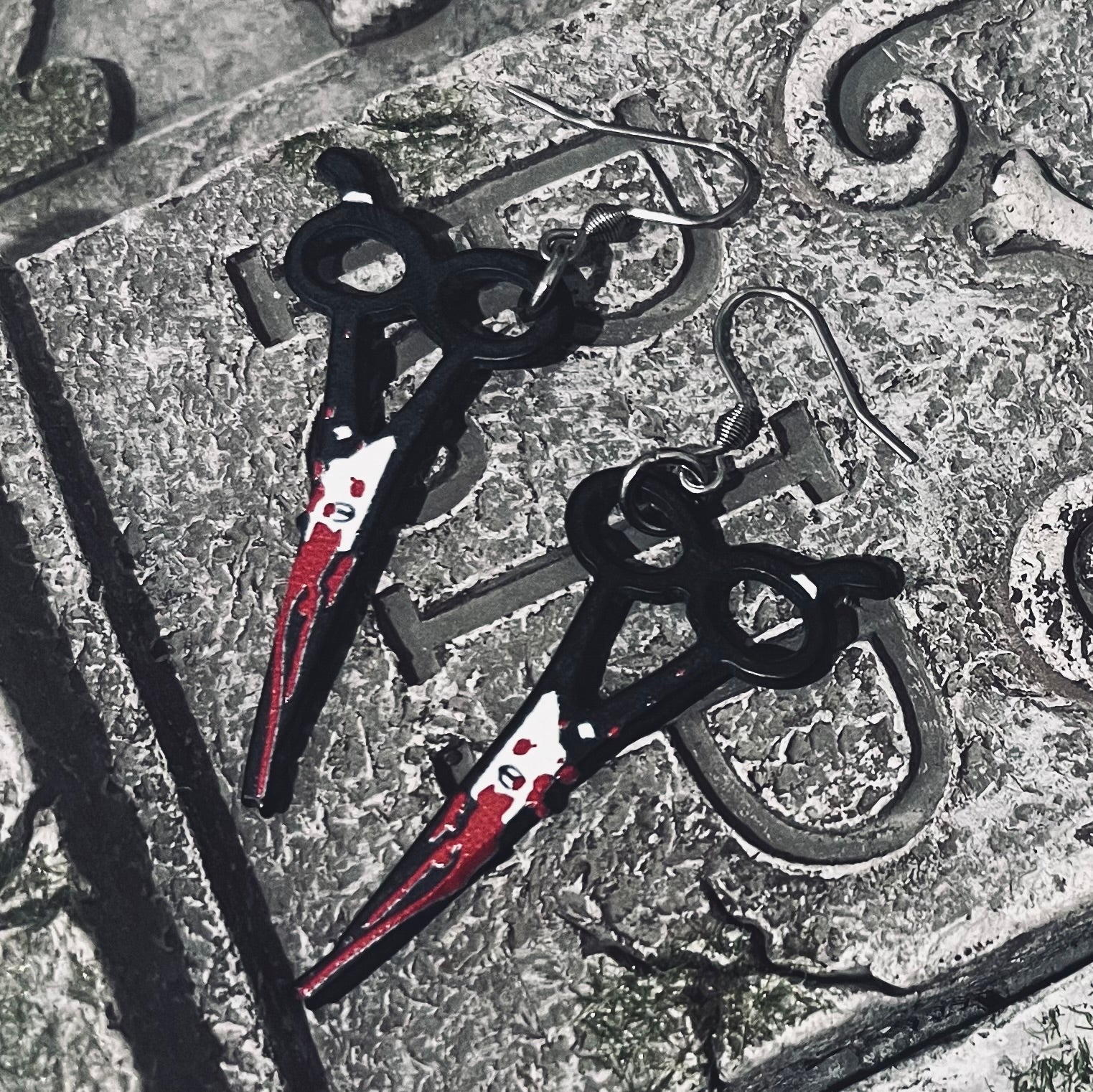 Bloody Scares Earrings - Scissors