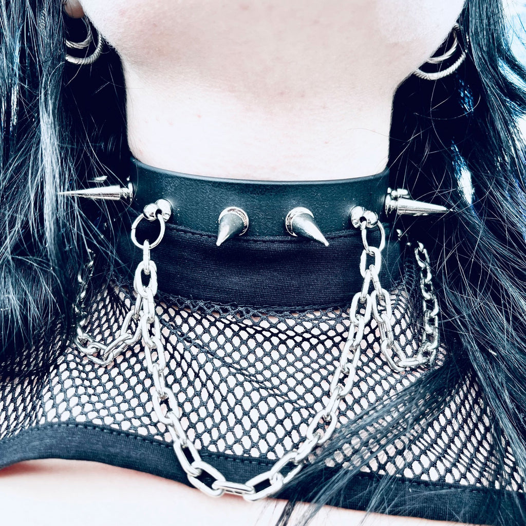 Țepeș Collar