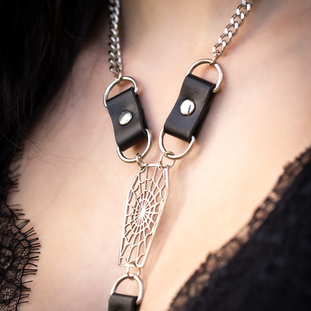 Coffin Web Chain Harness