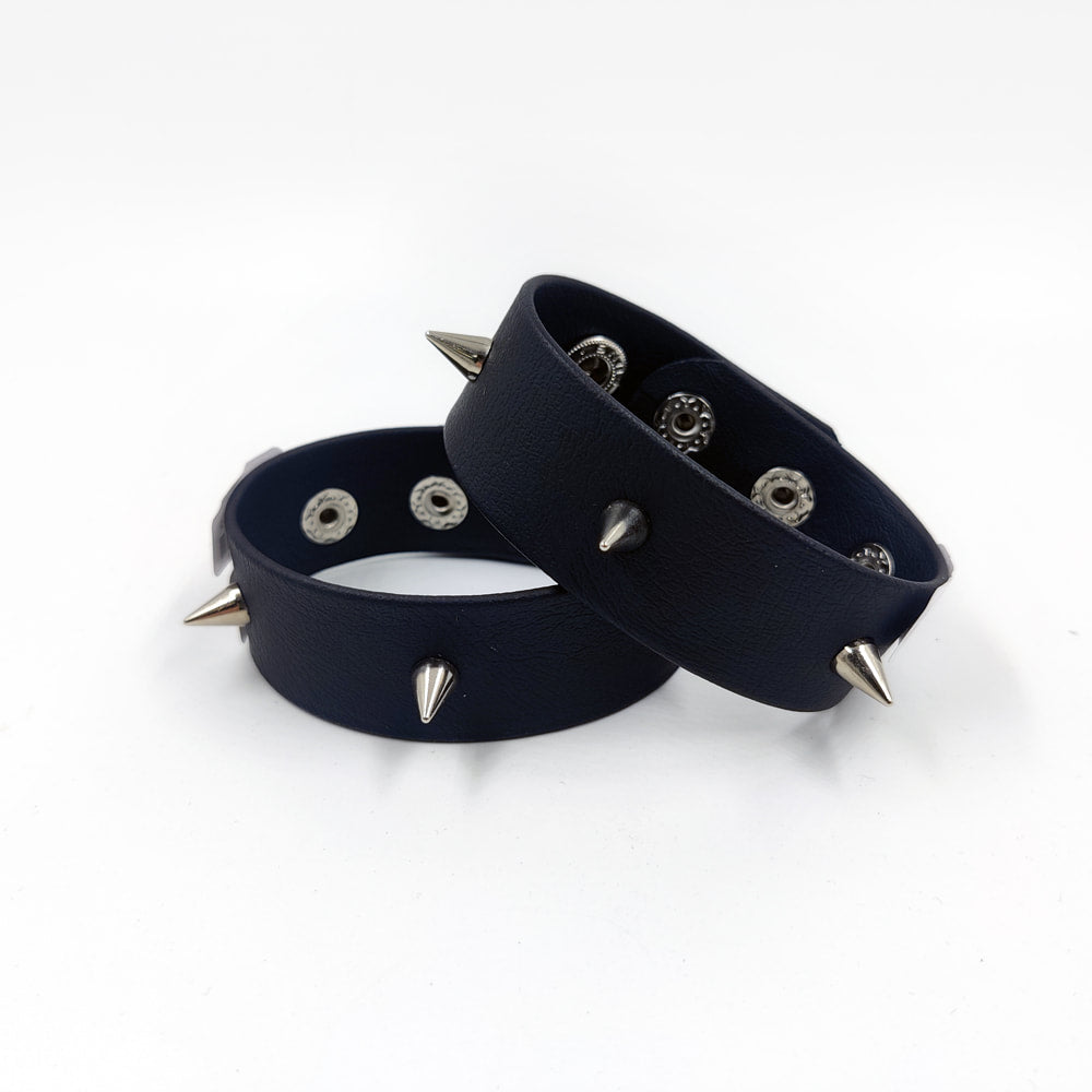 Impaler Cuff