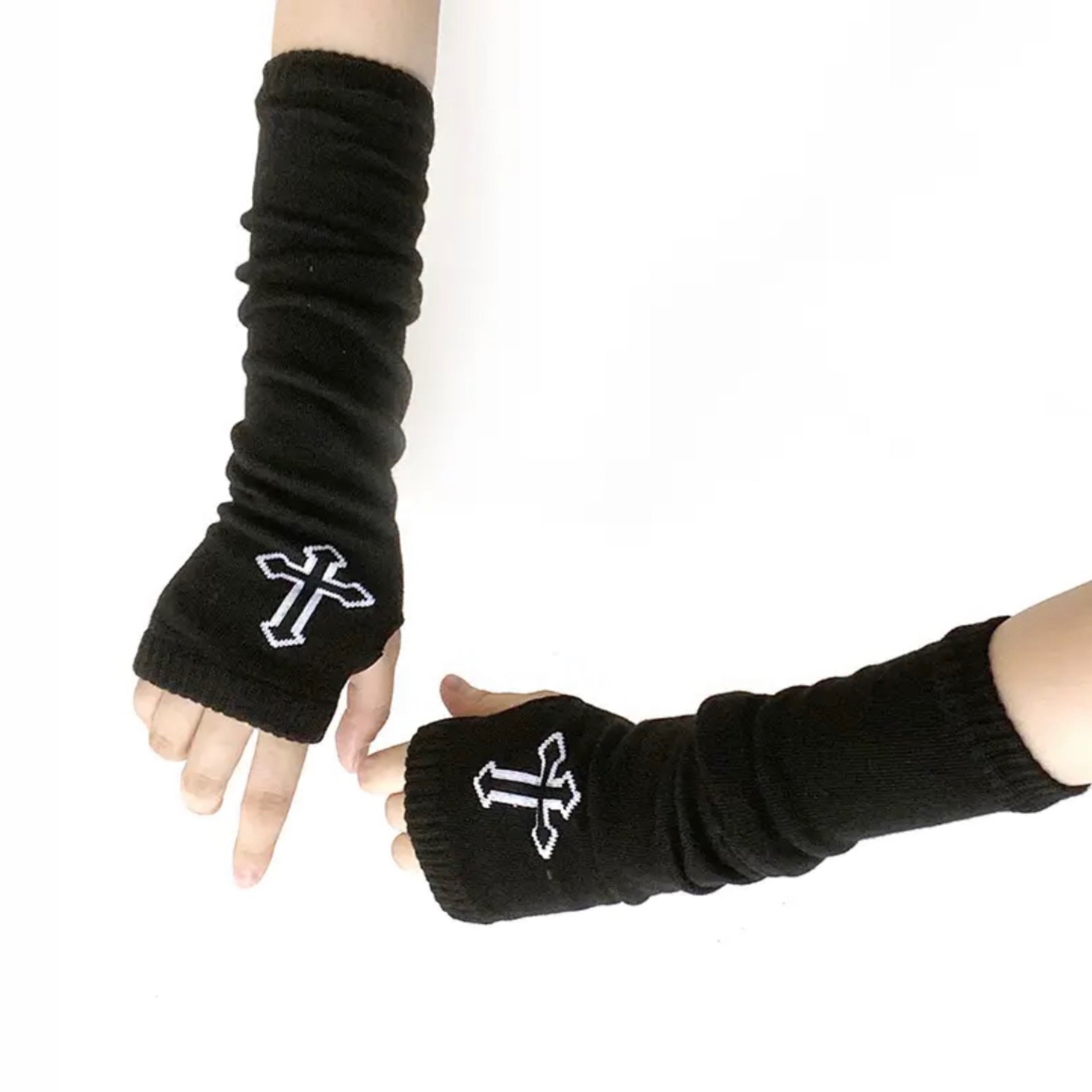 Crossed Arm Sleeves