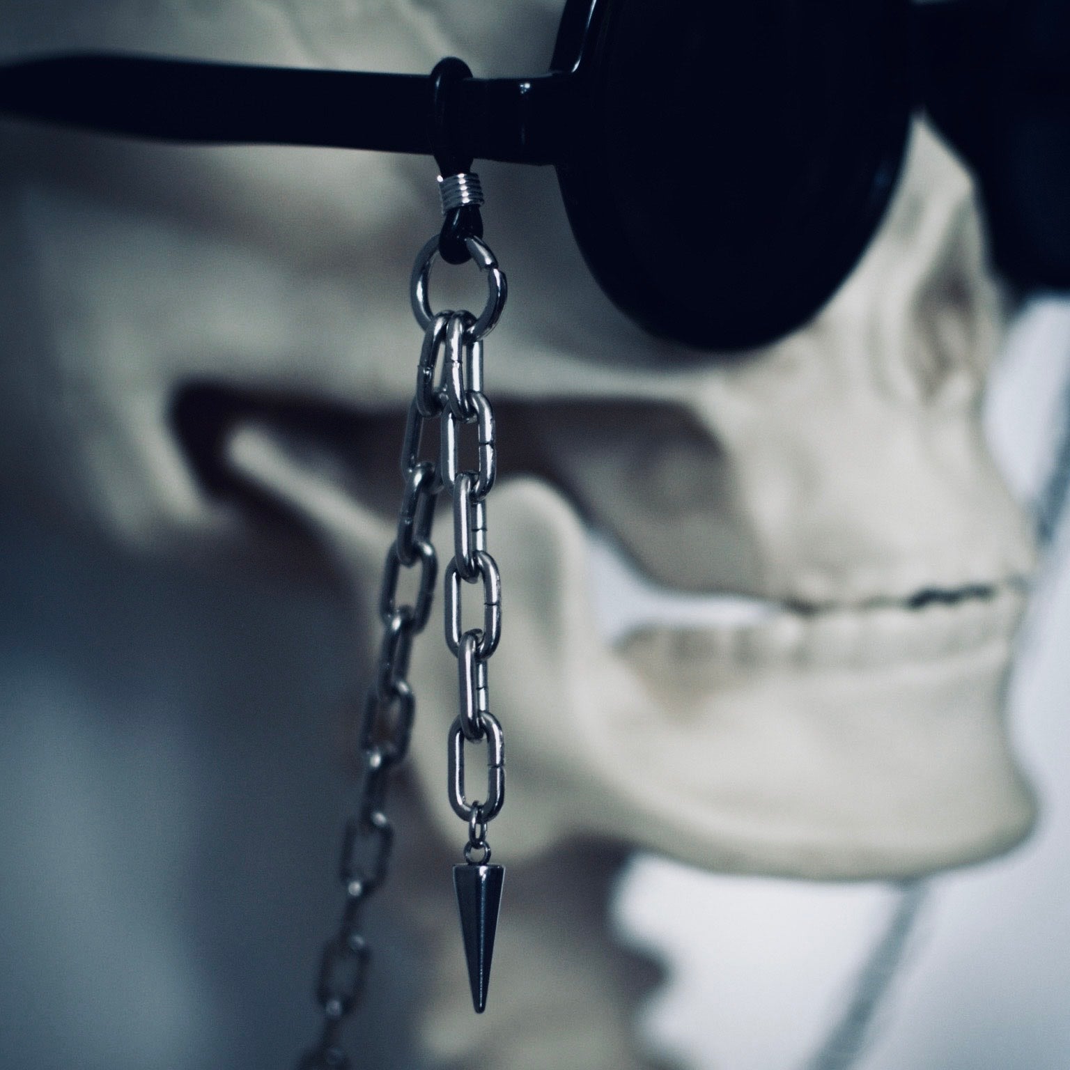 Spike Control Glasses Chain