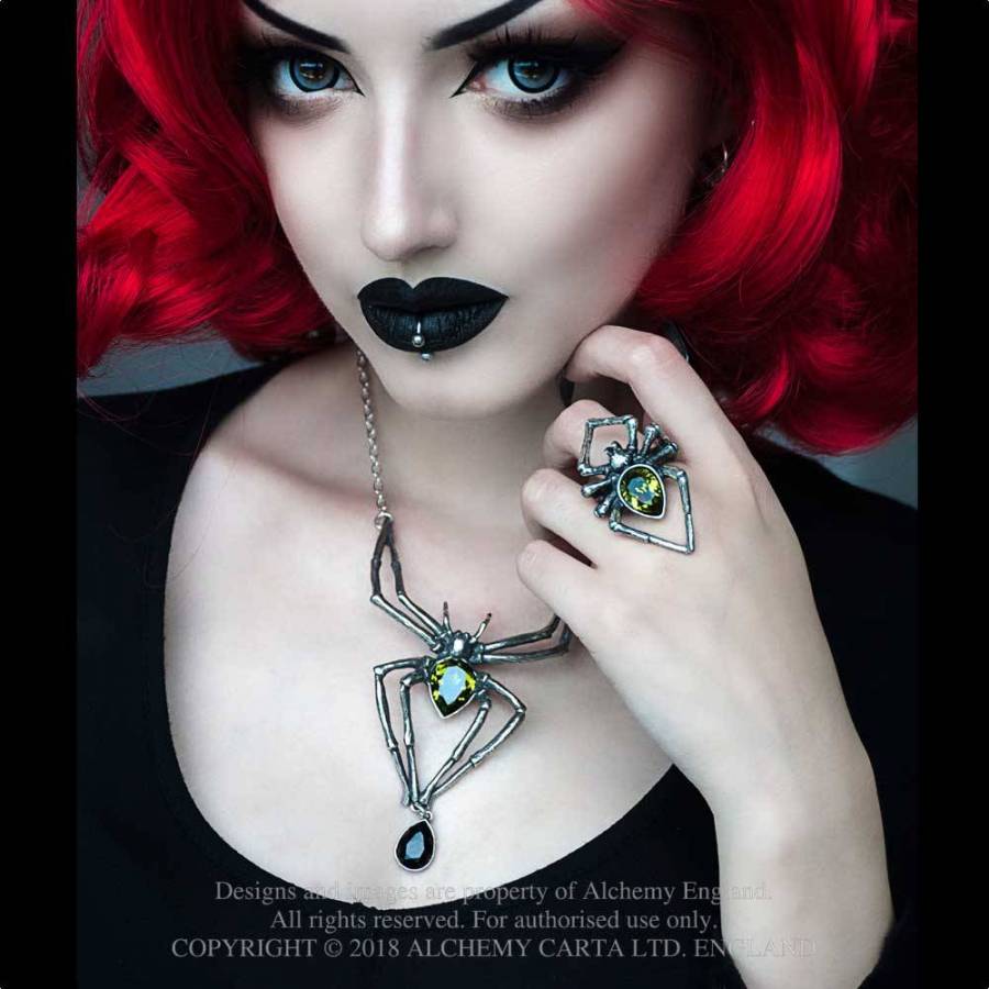 Venom Emerald Spider Necklace