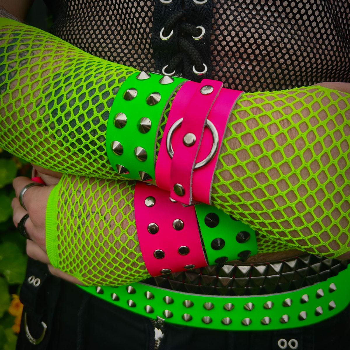 Fishnet Long Fingerless Gloves - Green (UV Reactive)
