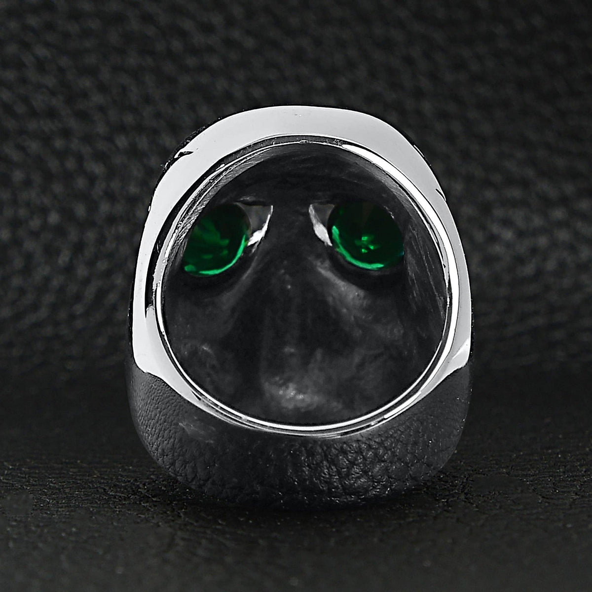 Odious Cracked Skull Ring