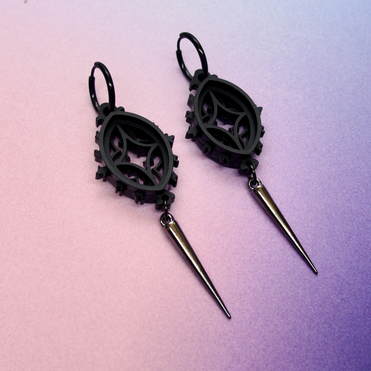 Cathedral Punk Oval Earrings - Noir