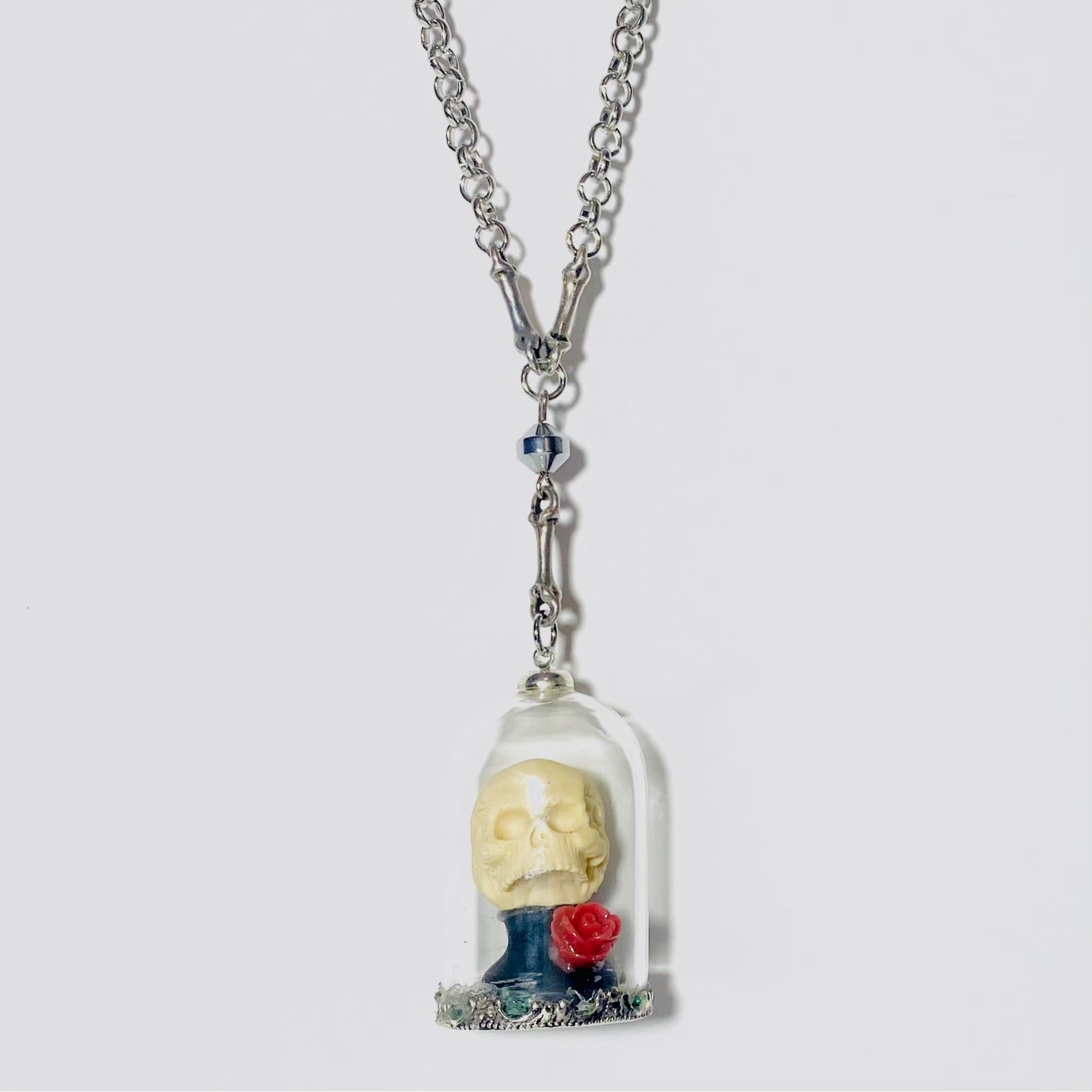 Cloche Vertex Skull Necklace