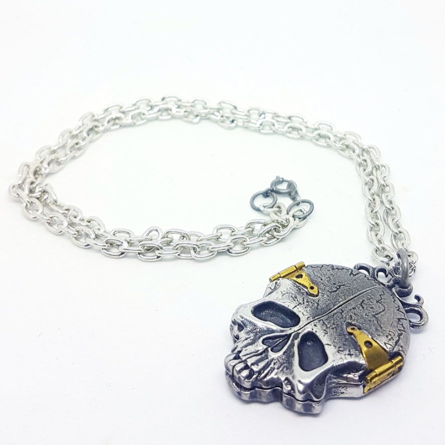 Valley of Death Skull Locket P356