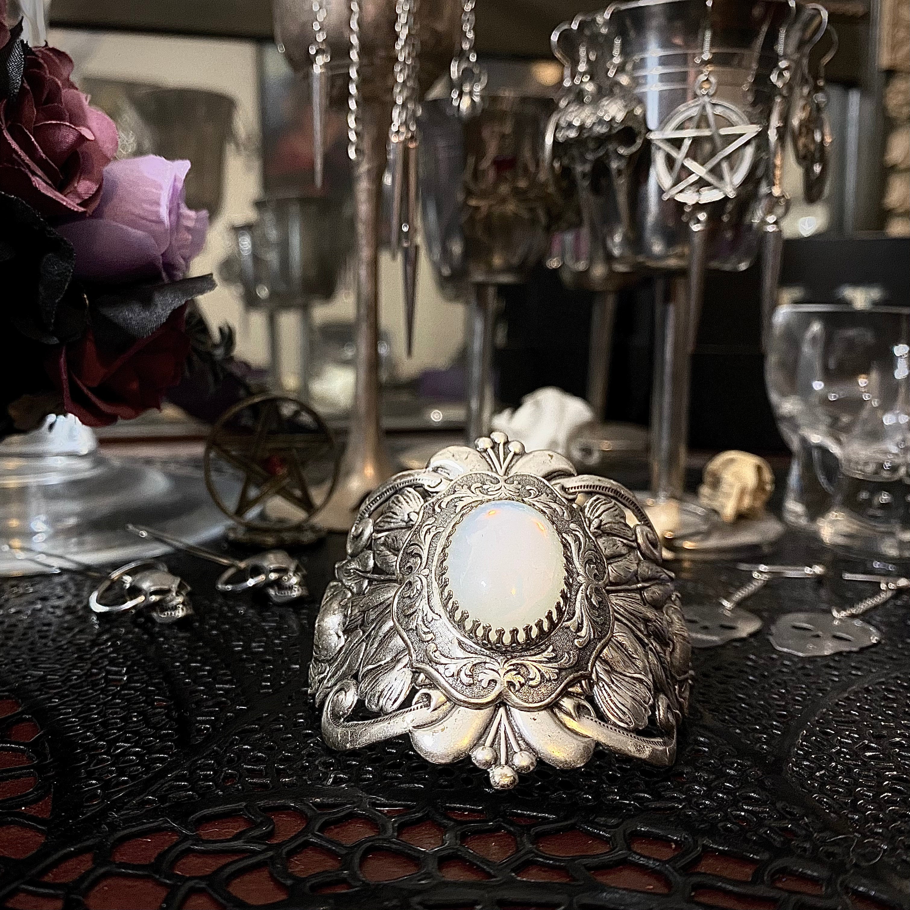 Moonling Filigree Wrist Cuff