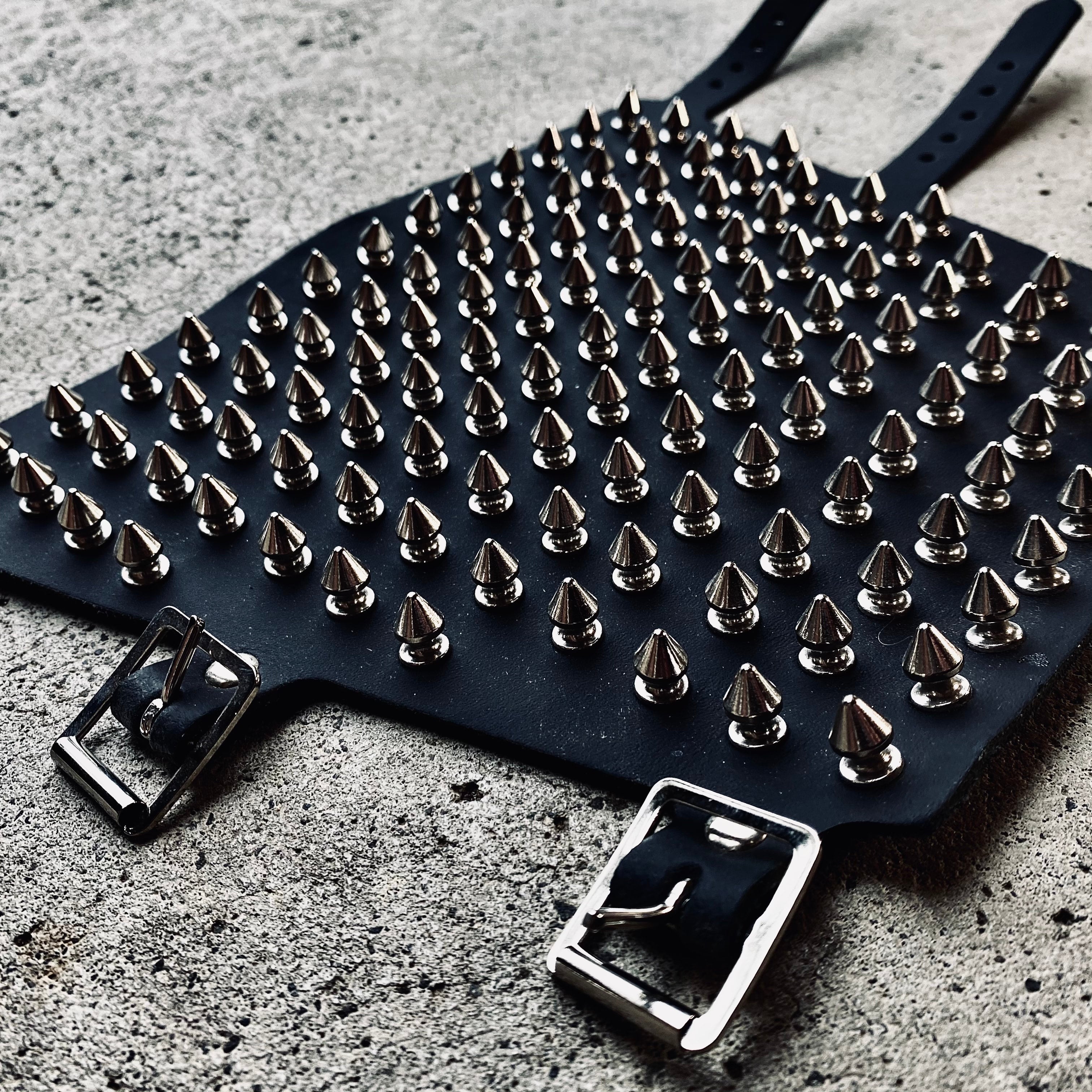 Executioner Spike Gauntlet