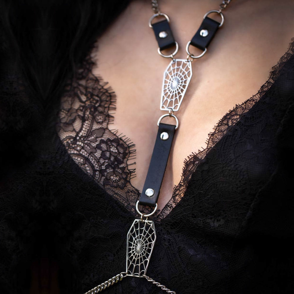 Coffin Web Chain Harness