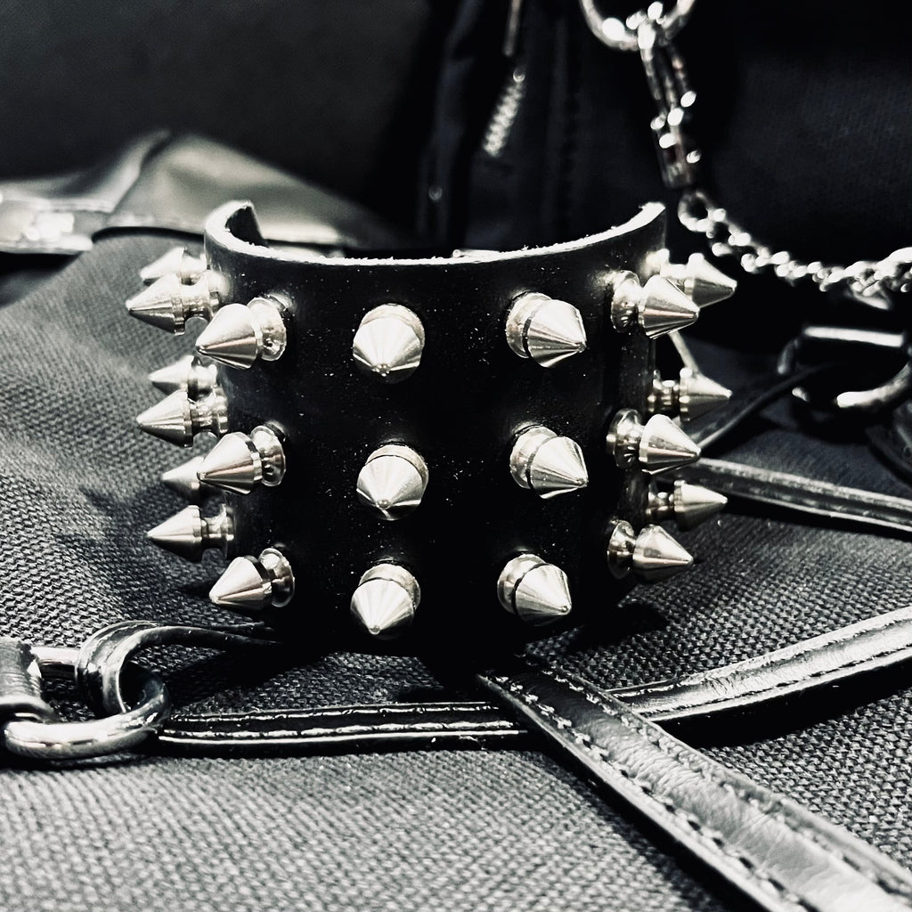 Triple Killer Spike Cuff