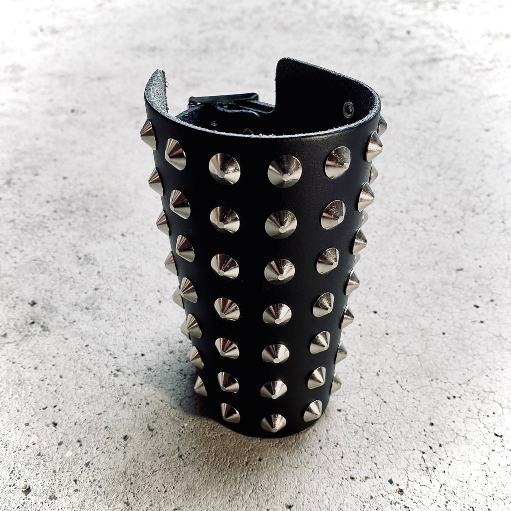 Wards Gauntlet Cone Studs Leather