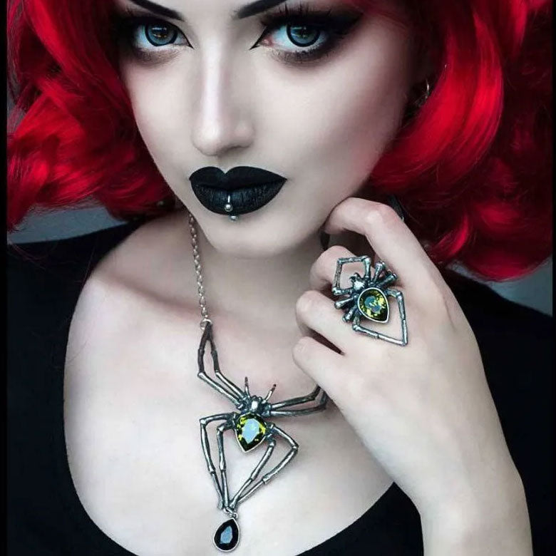 Emerald Venom Ring