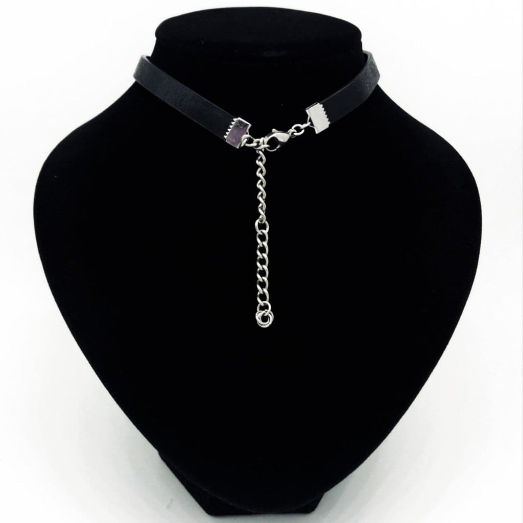 Demure Choker