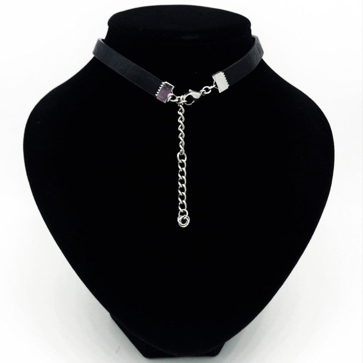Demure Choker