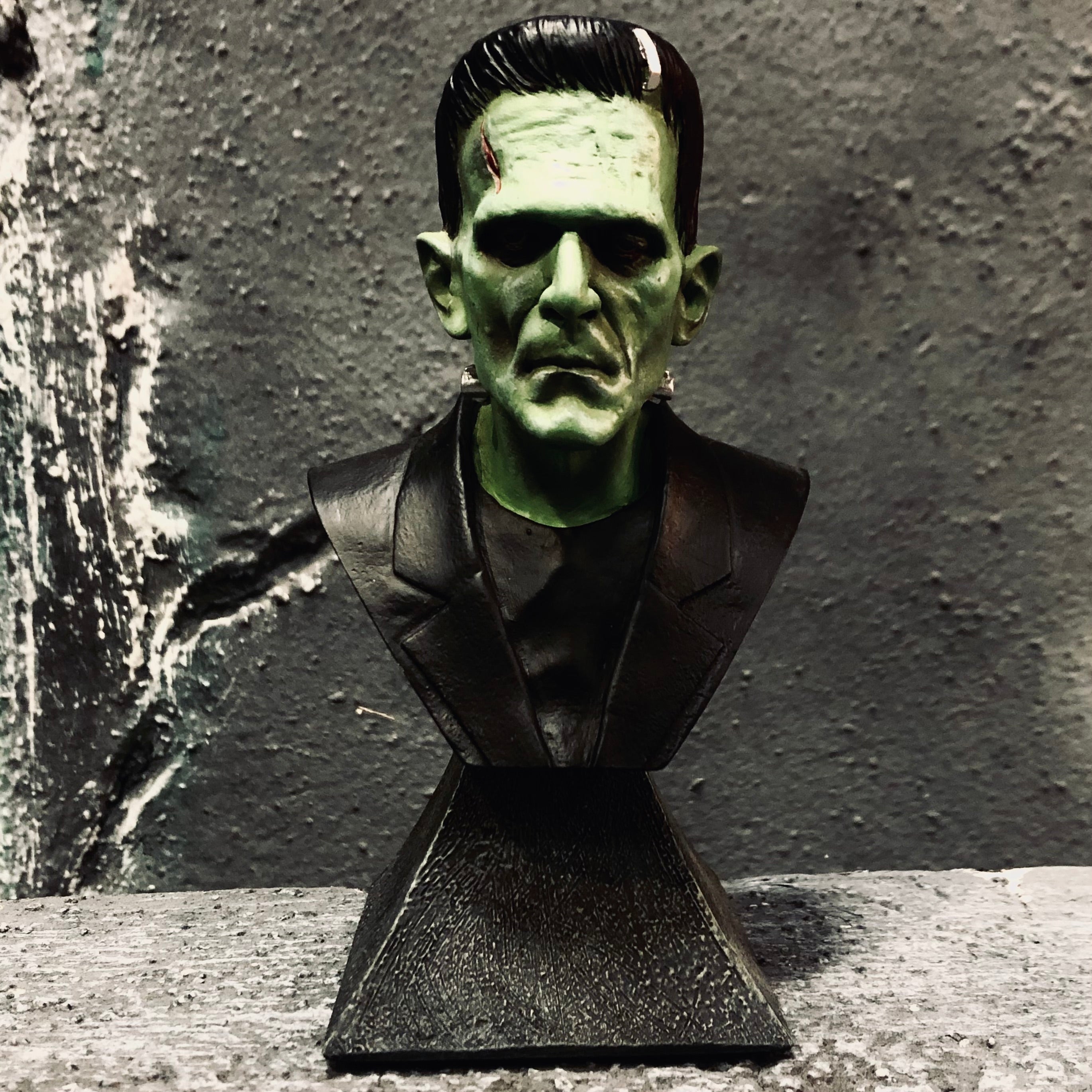Universal Monsters - Frankenstein Mini Bust