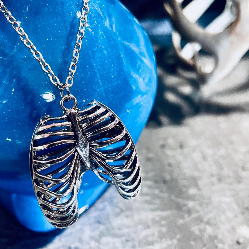 Sternum True Ribbed Necklace