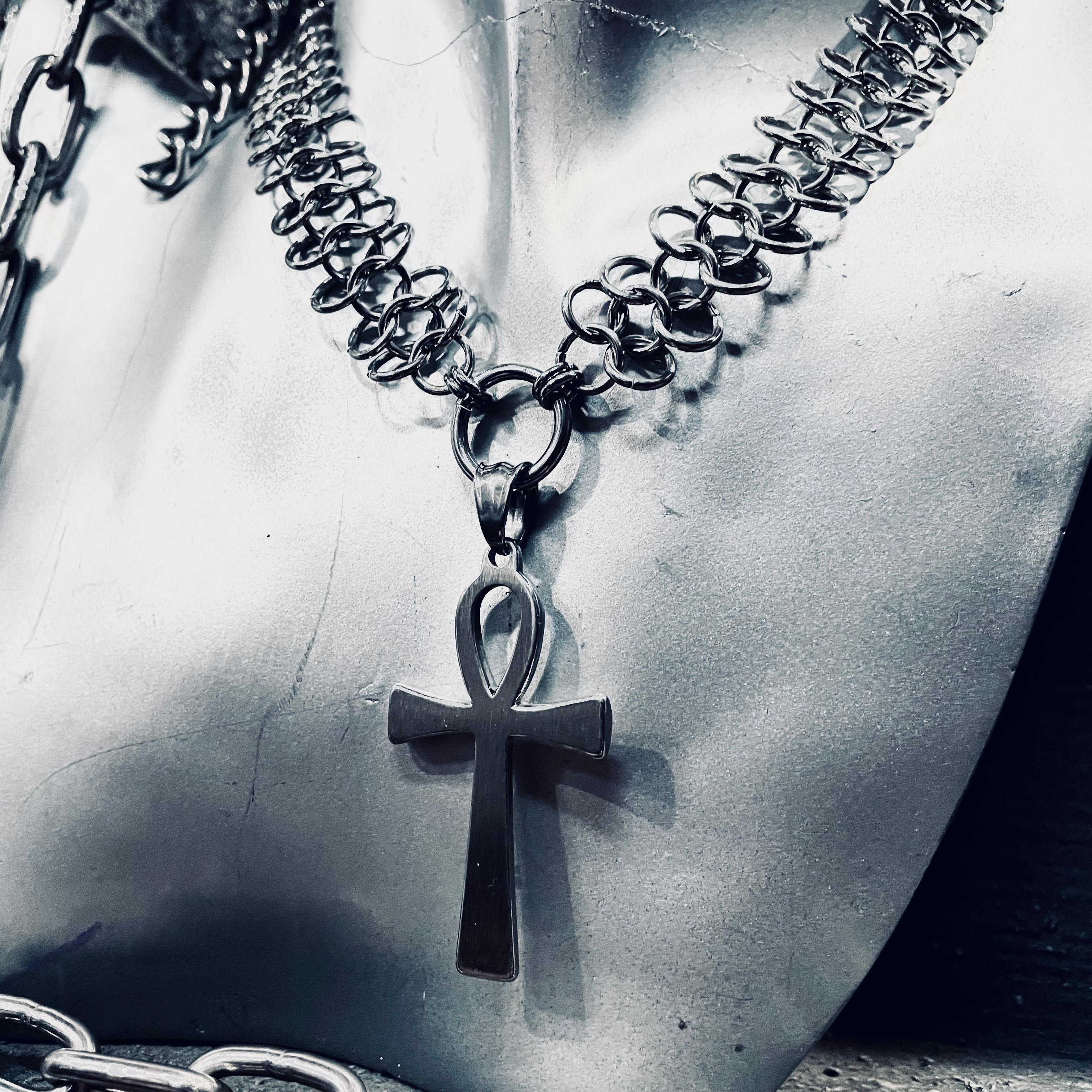 Ankh Armoured Choker
