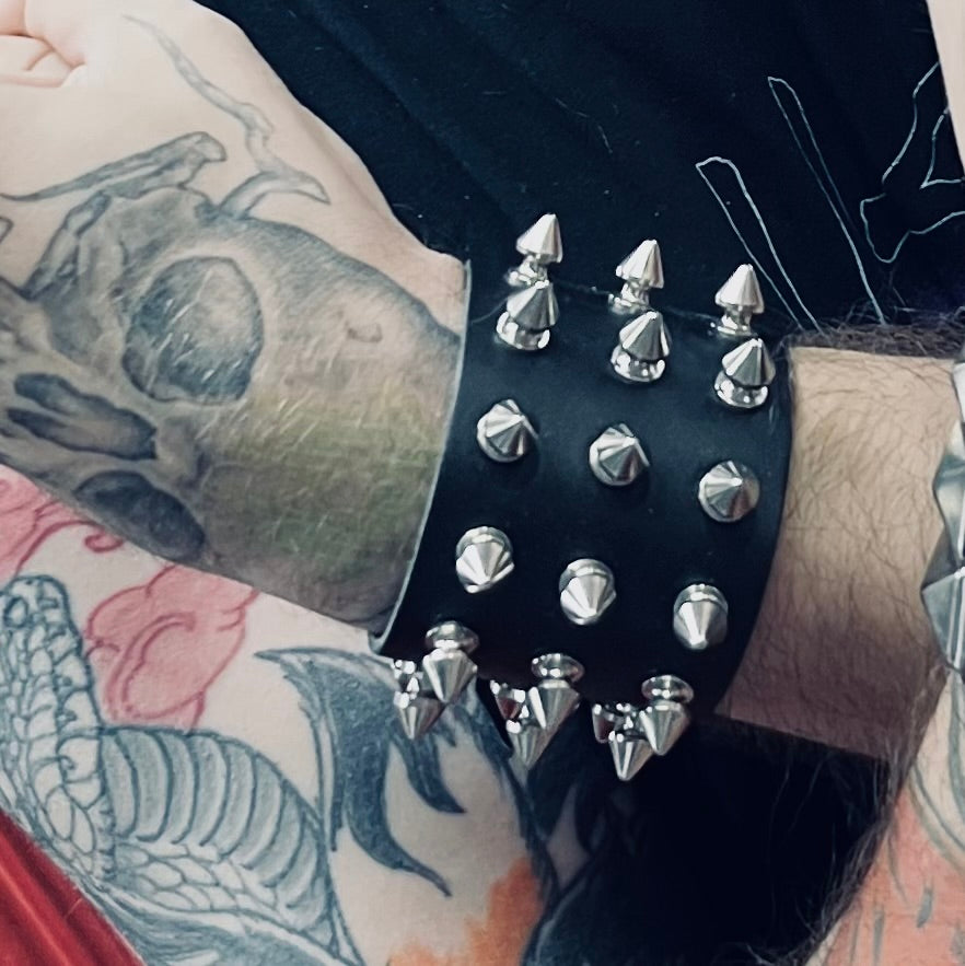 Triple Killer Spike Cuff