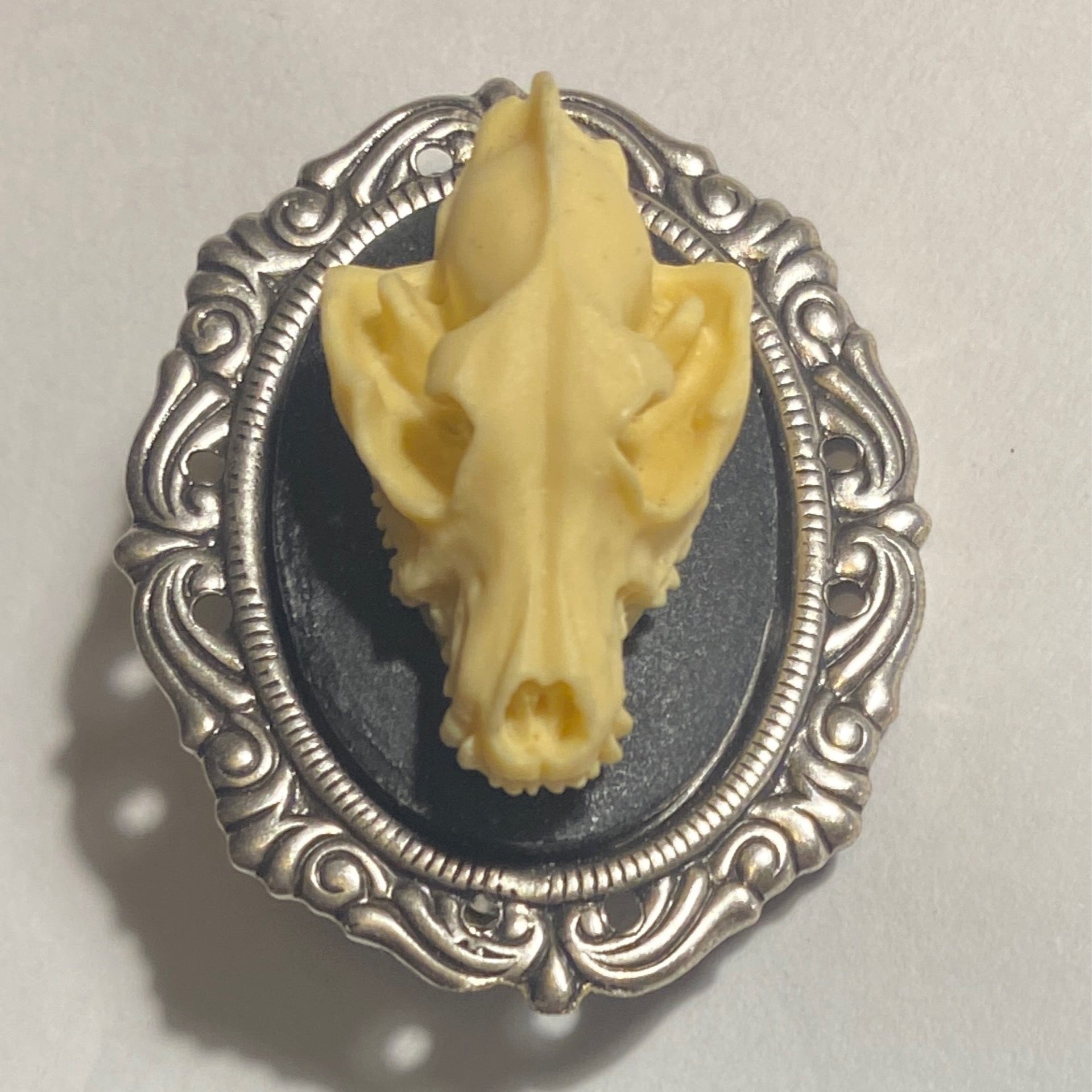 Nocturnes Dreamer Brooch (Free Choker)