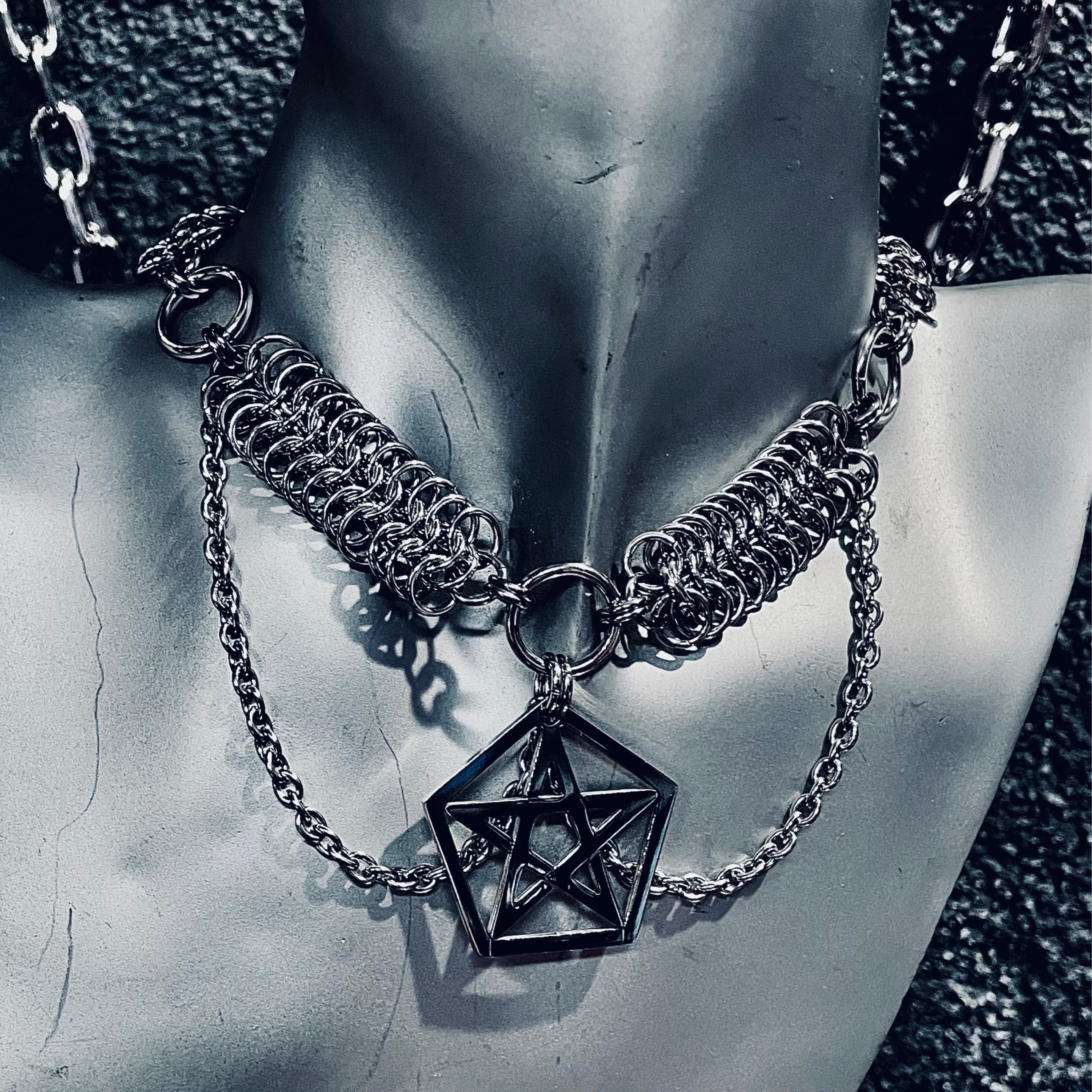 Bewitching Pentacle Chainmaille Collar