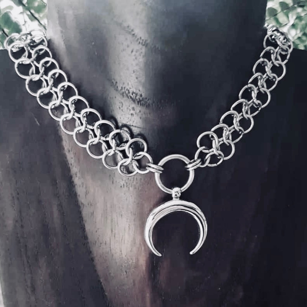 Armoured Moon Choker