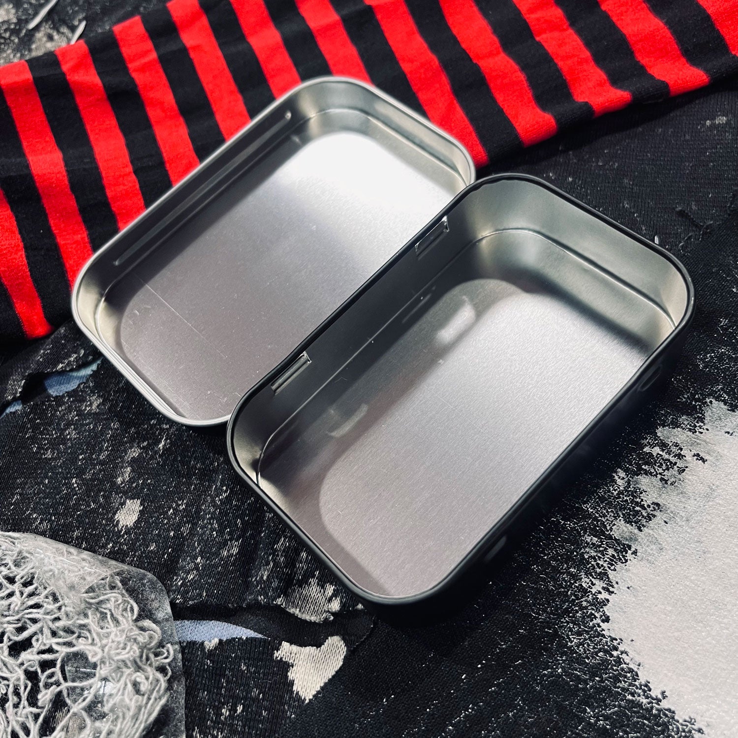 Hell’s Full Trinket Tin