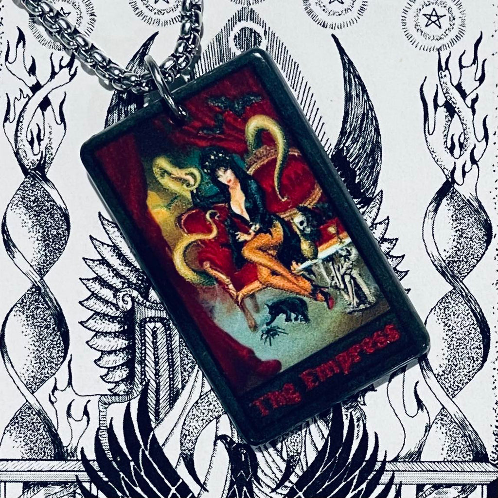 Horror Tarot Empress Necklace