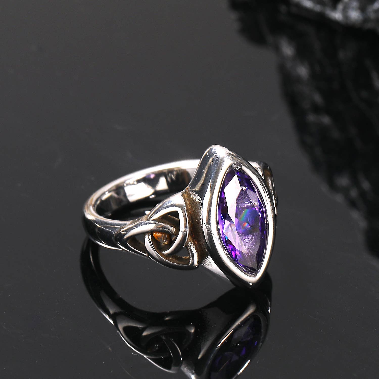 Virtue's Triqueta Ring
