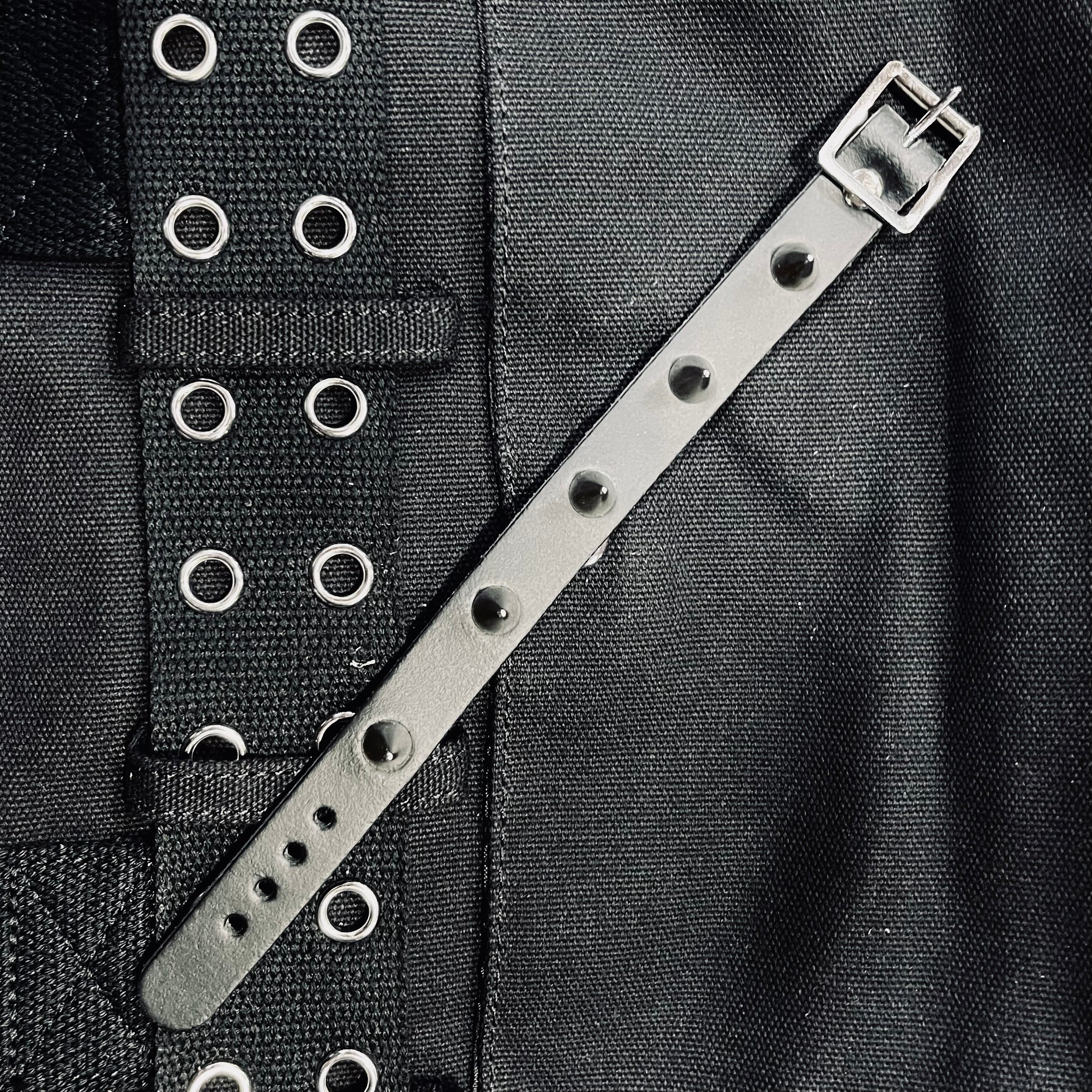 Howler Spike Cuff