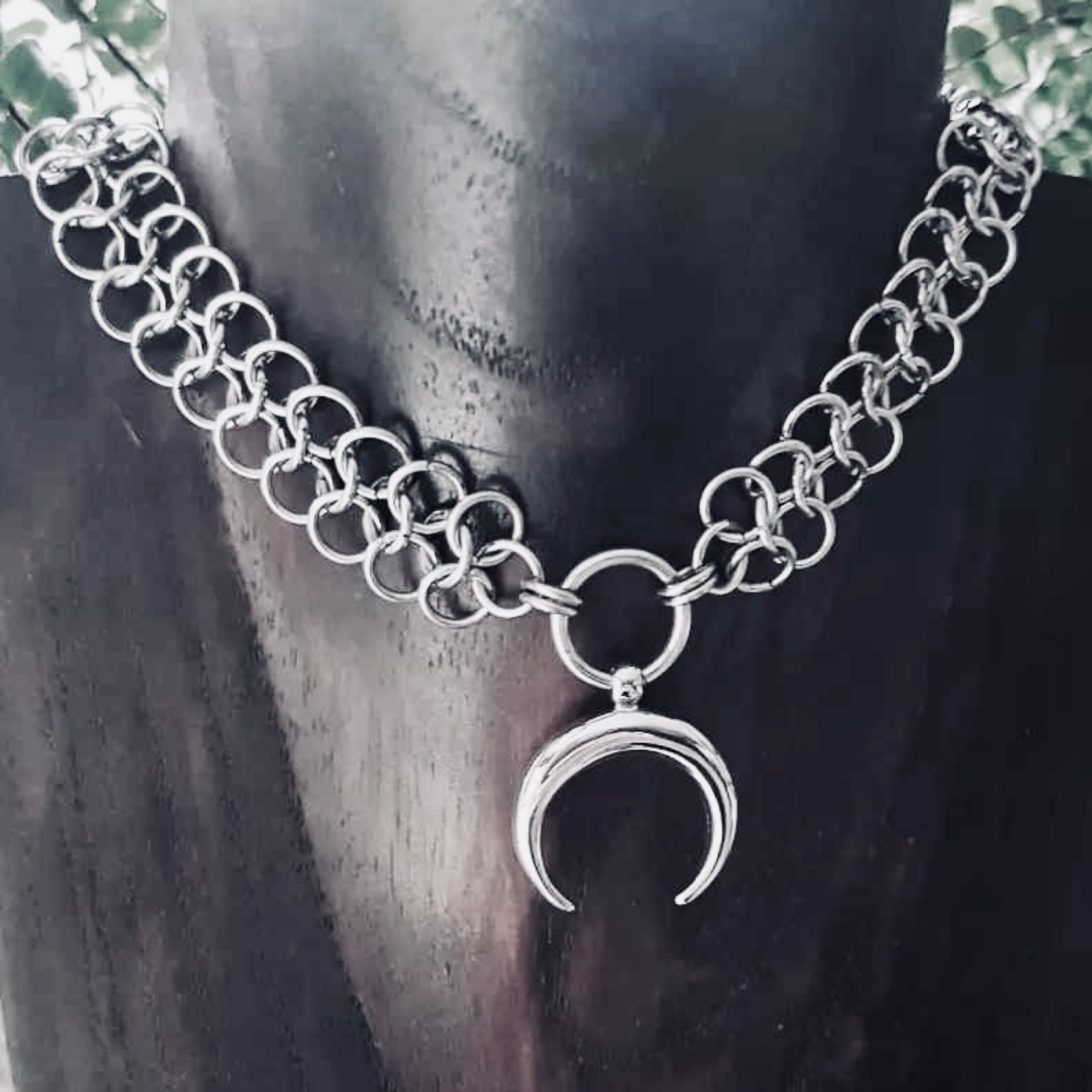Armoured Moon Choker