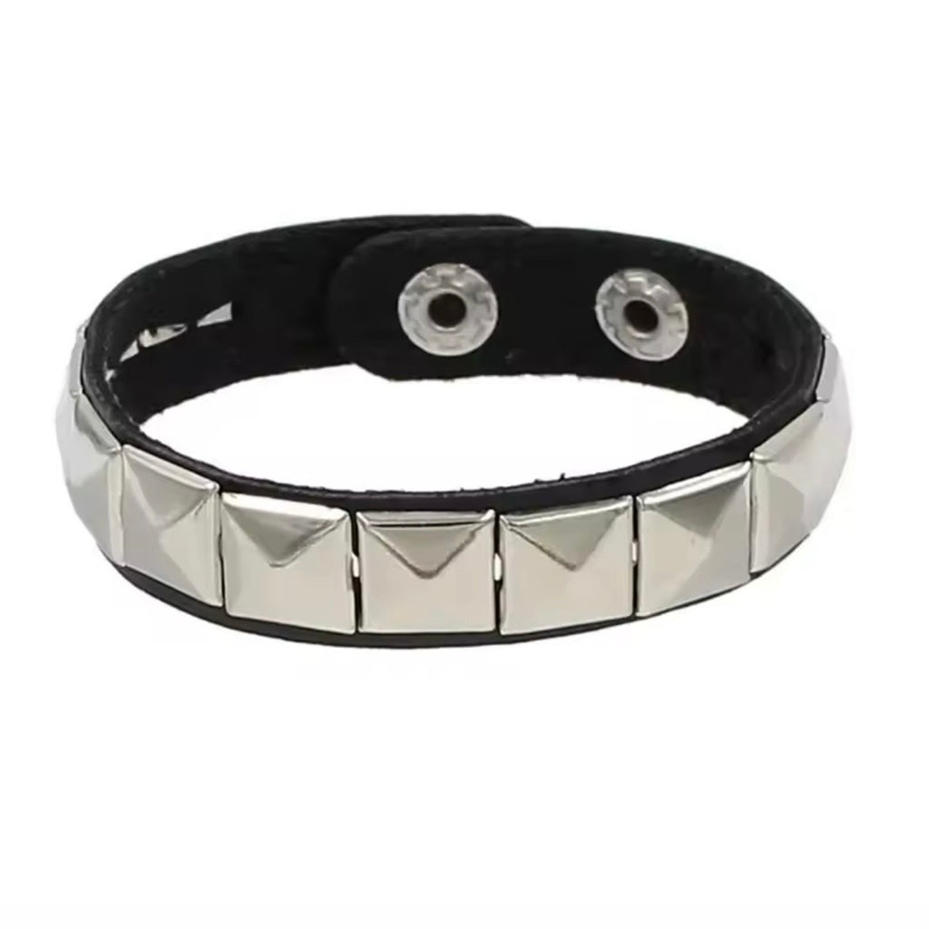 Basal’s Lone Stud Cuff