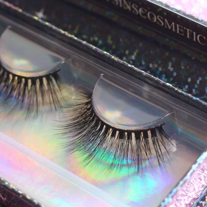 Luxe Eye Lashes: Cursed