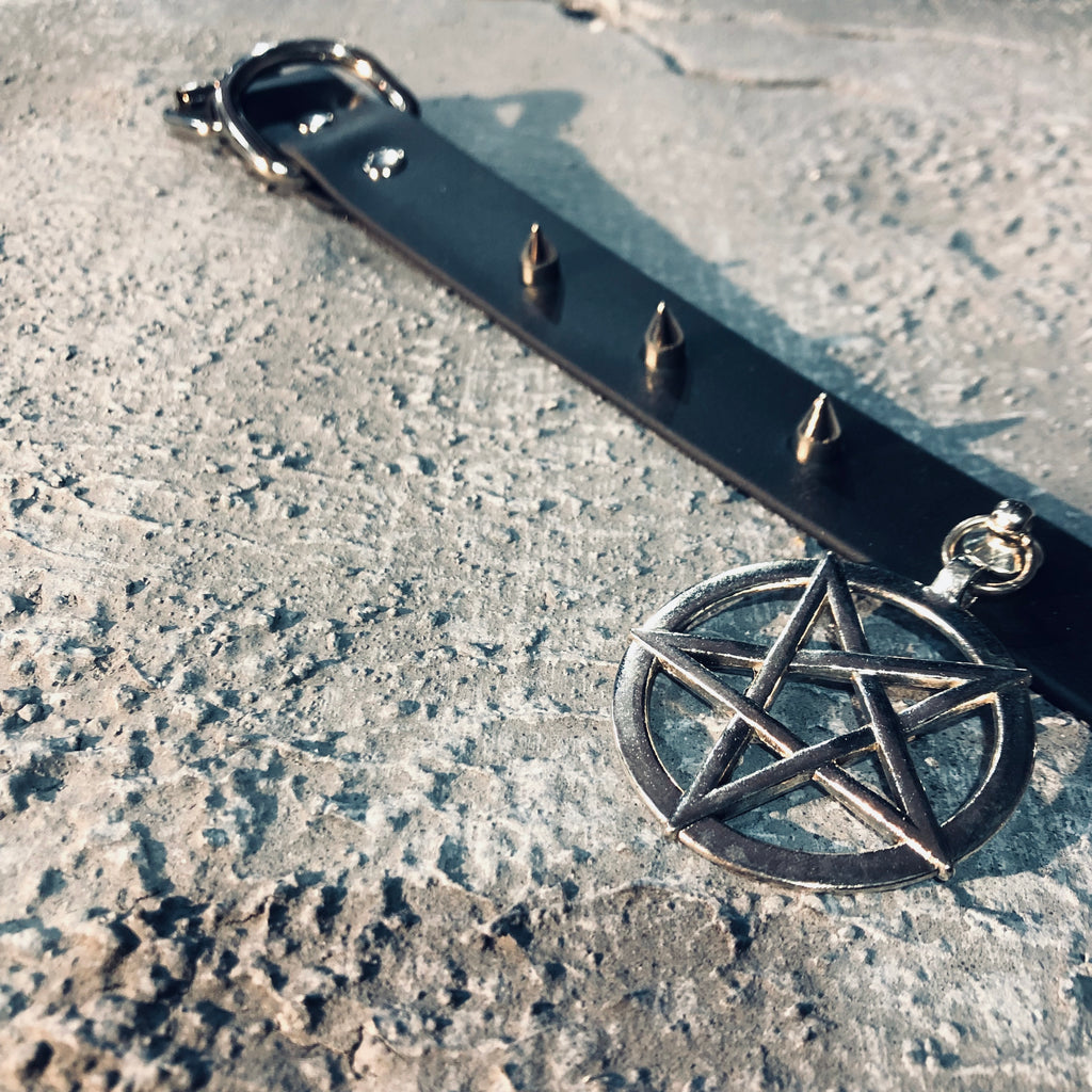 Hex Me Pentagram Collar