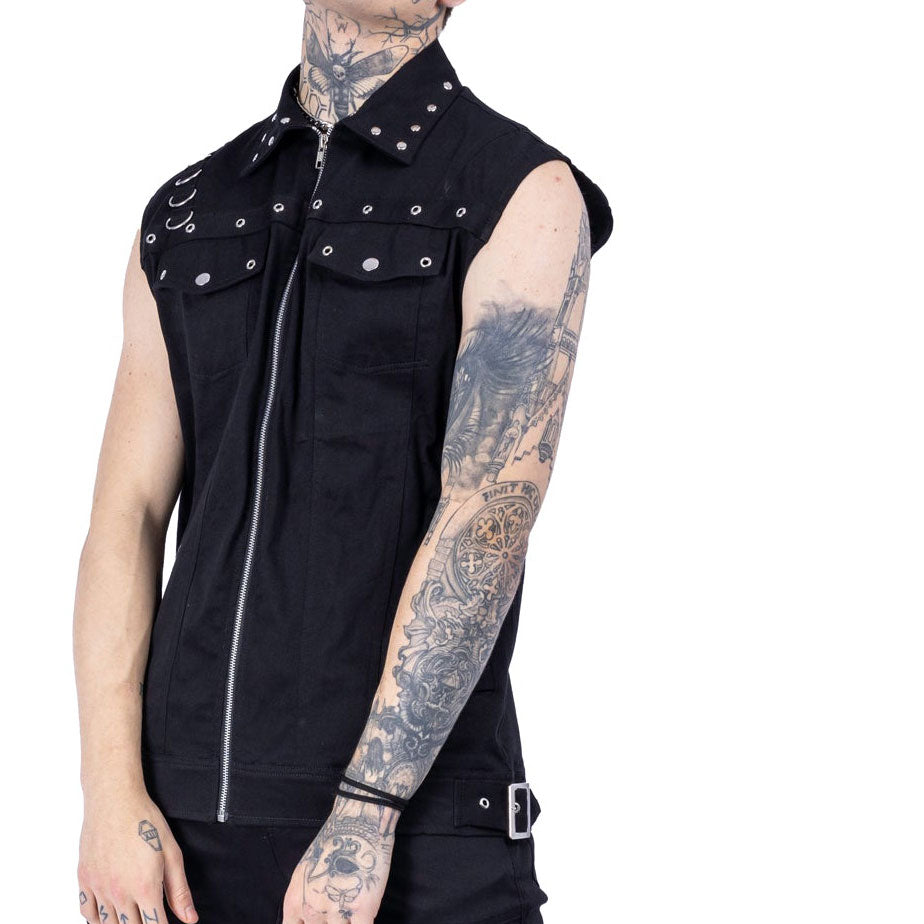Isaias Vest