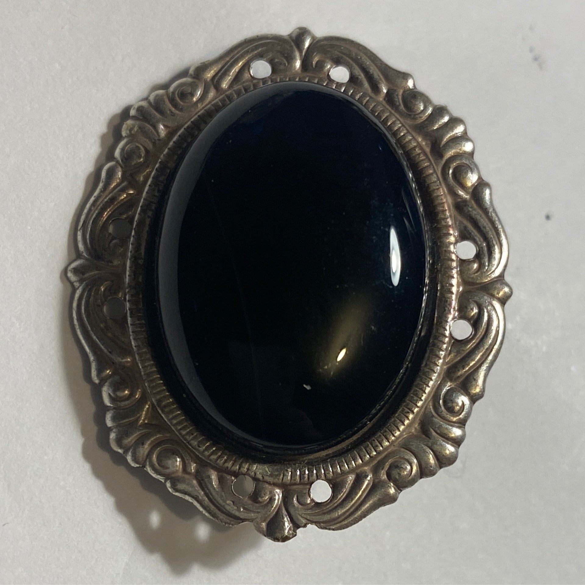 Onyx Rites Brooch (Free Choker)