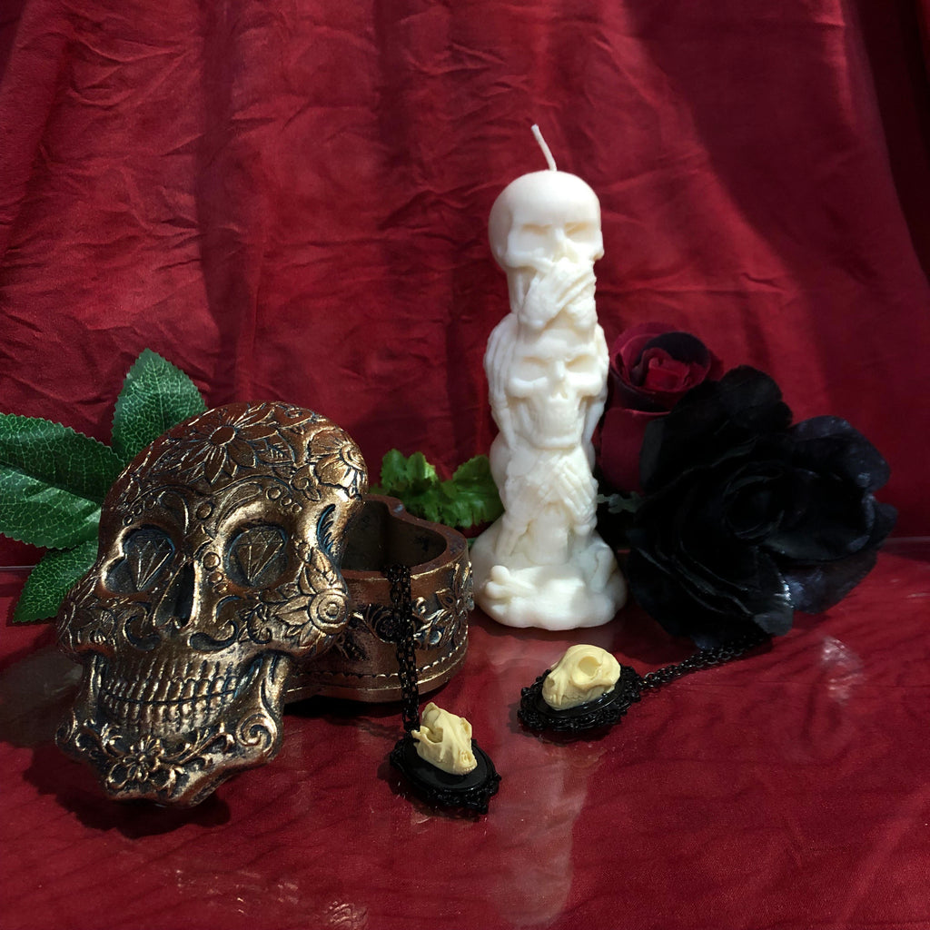 Golden Muertos Skull Trinket Box