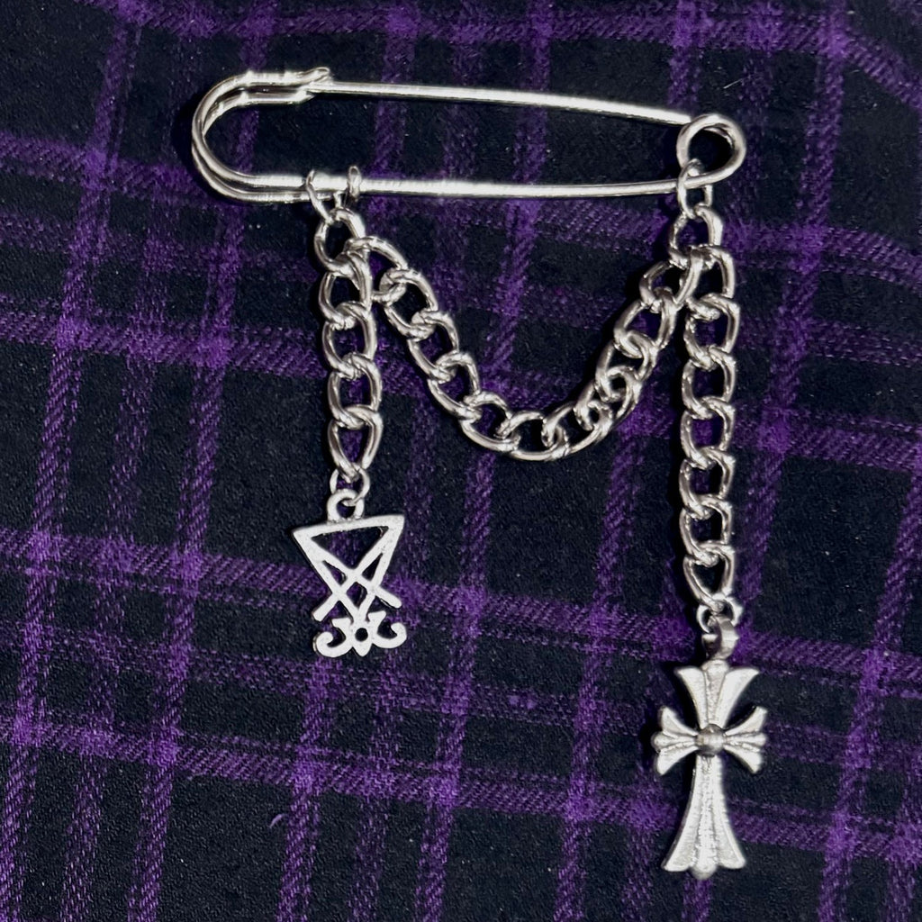 Double Crossed Kilt Pin