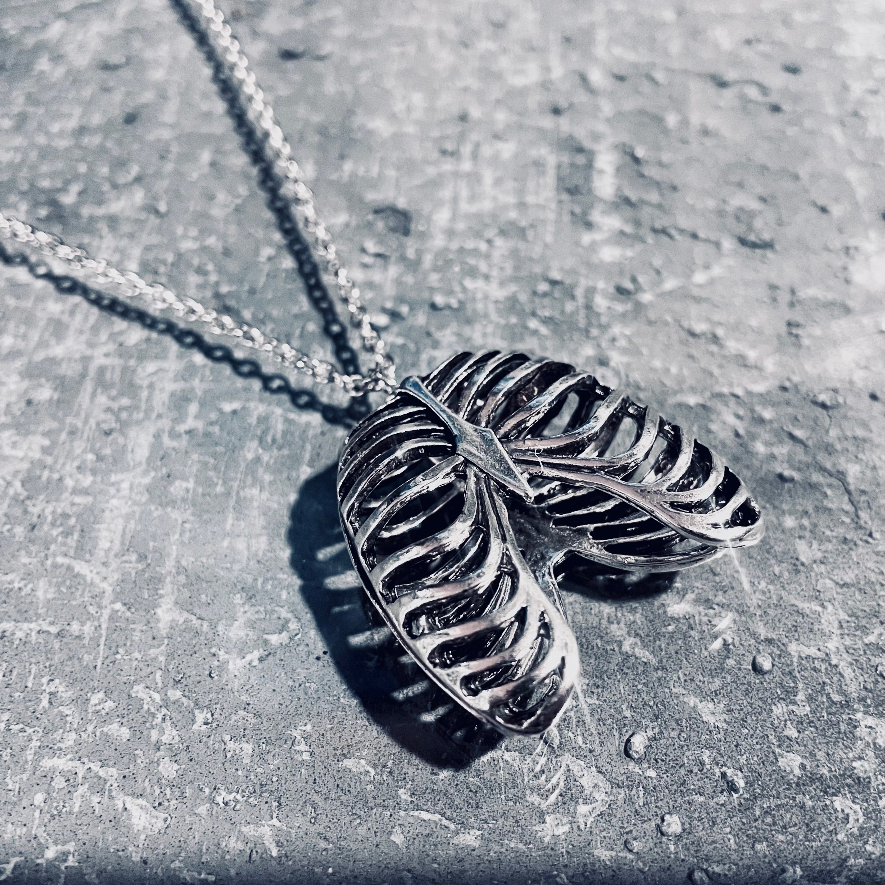 Sternum True Ribbed Necklace
