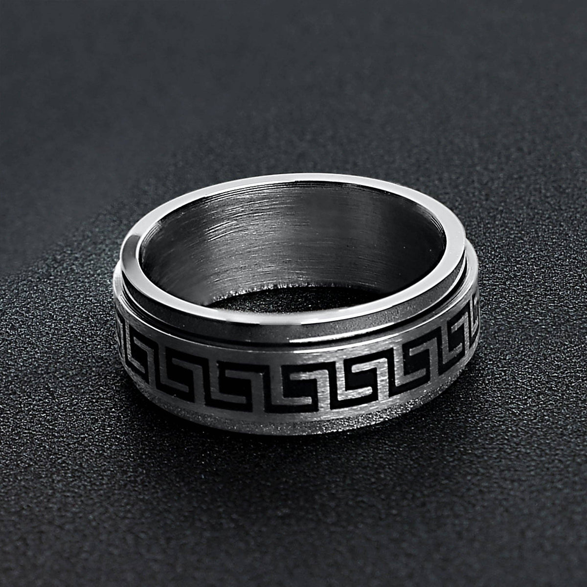 Meandros Darkness Spinner Ring