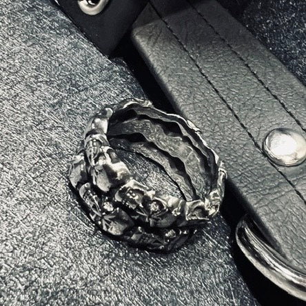 Souless Gaze Skull Ring